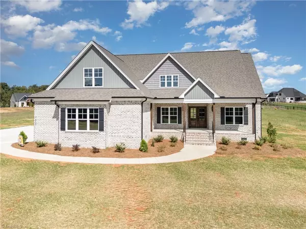7612 Dovefield DR, Stokesdale, NC 27357