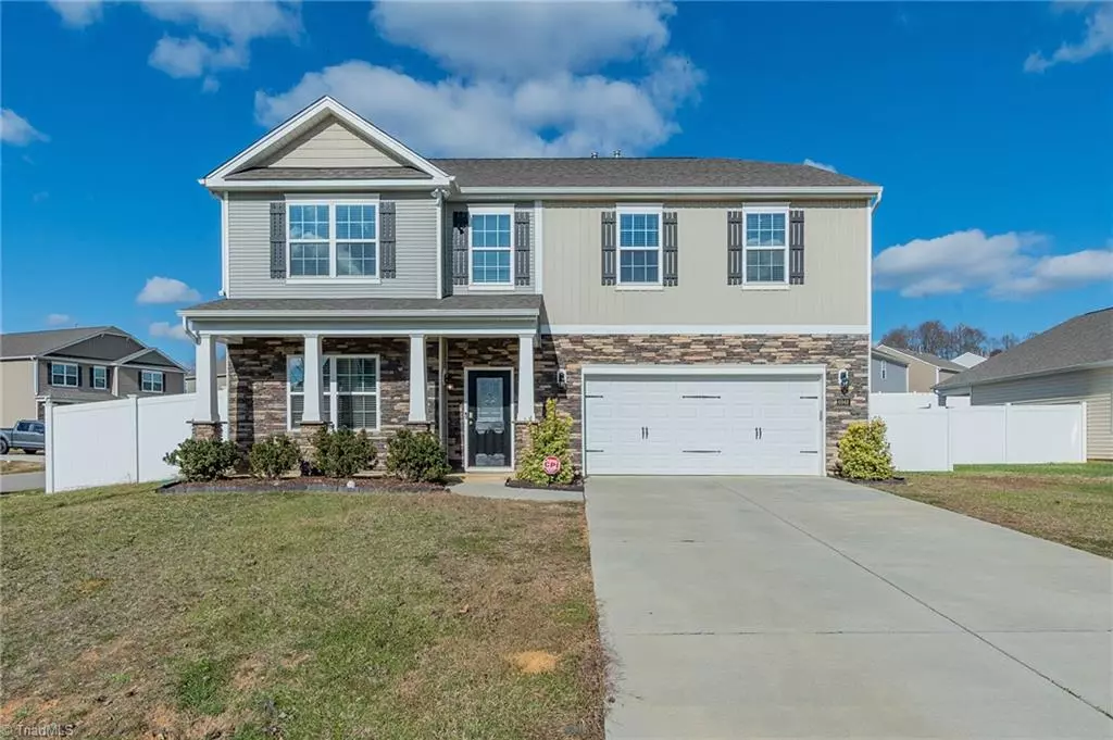 Trinity, NC 27370,6948 Quarter Horse DR