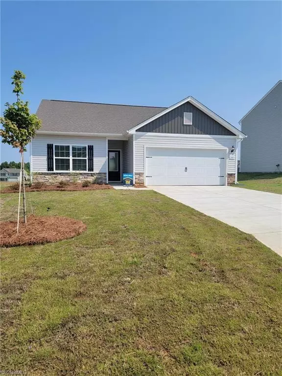304 Dixieland CT, King, NC 27021