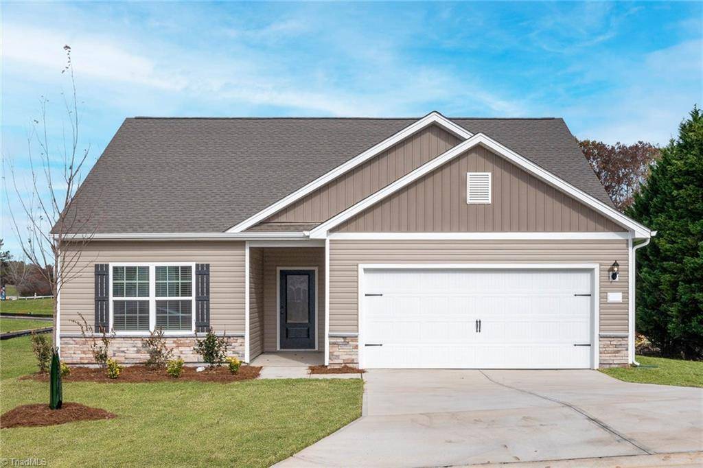 King, NC 27021,304 Dixieland CT