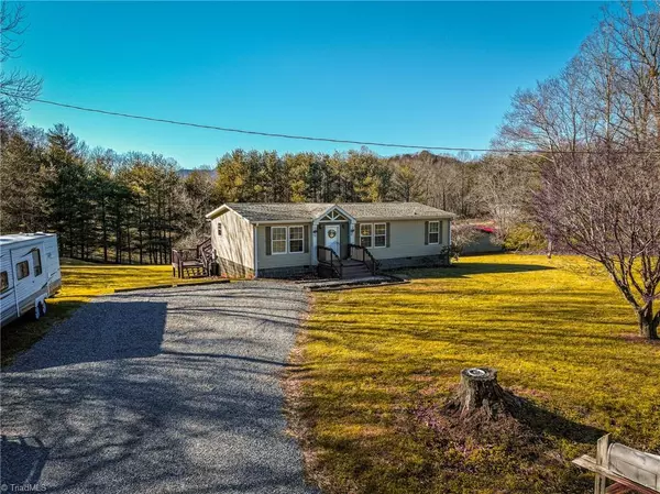 1102 Imogene RD, Lambsburg, VA 24351