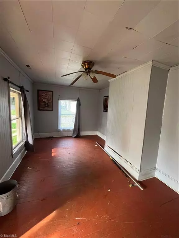 Winston-salem, NC 27127,1801 SE Center ST