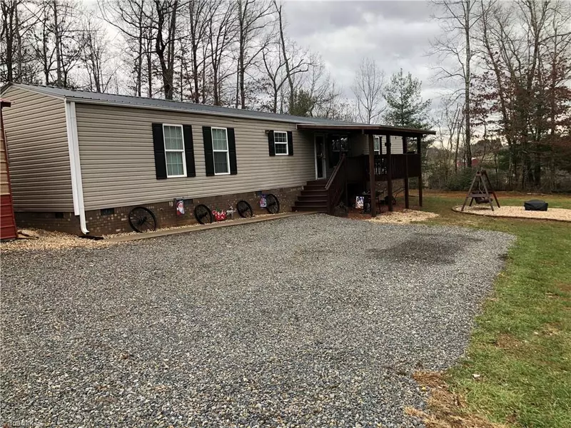 640 Little Bear TRL, Cana, VA 24317