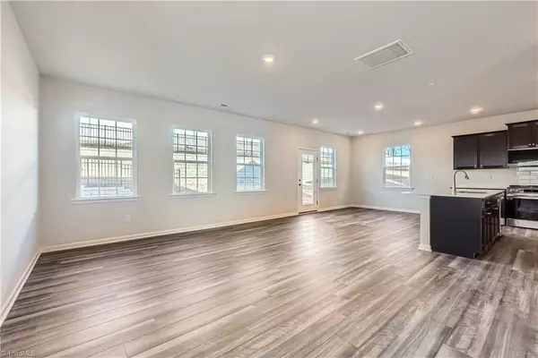 Winston-salem, NC 27104,5441 Hydrangea ST