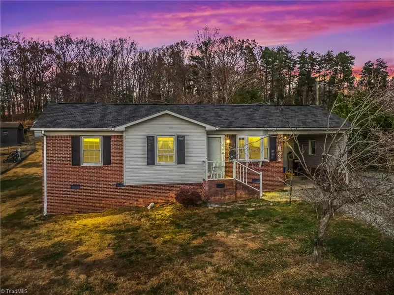 382 Early Miller RD, Lexington, NC 27292