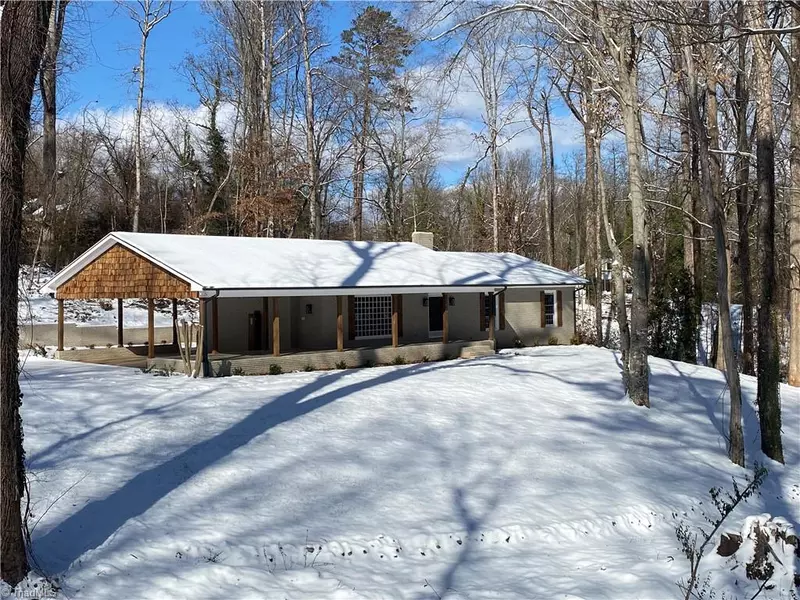 125 Dutchman Creek RD, Elkin, NC 28621