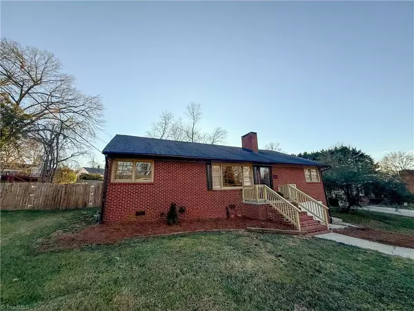 707 Rockspring RD, High Point, NC 27262