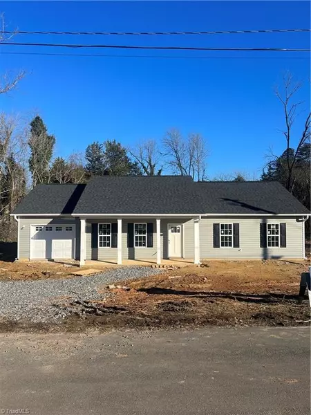 401 Sycamore CIR, Yadkinville, NC 27055