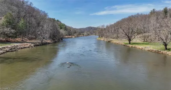 Piney Creek, NC 28663,14 River Front DR