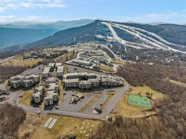 Beech Mountain, NC 28604,301 Pinnacle Inn RD #4313