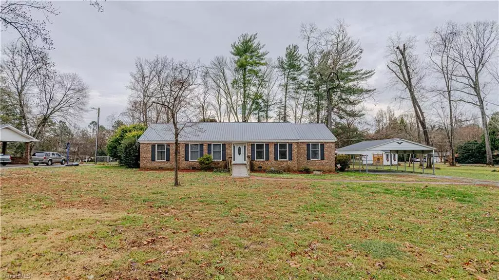 Graham, NC 27253,921 Dogwood LN