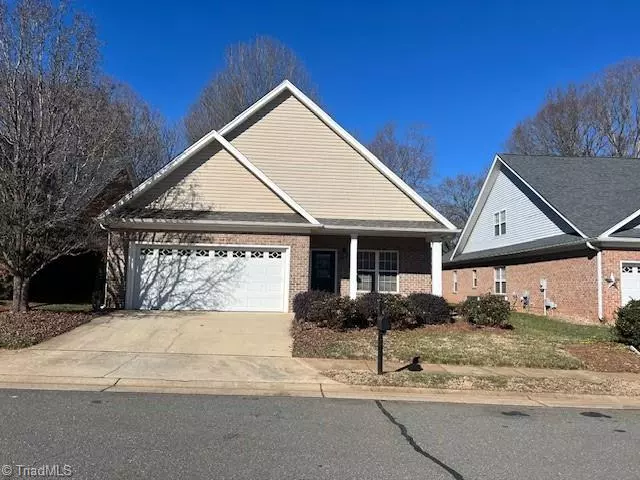 5832 Kenville Green CIR, Kernersville, NC 27284