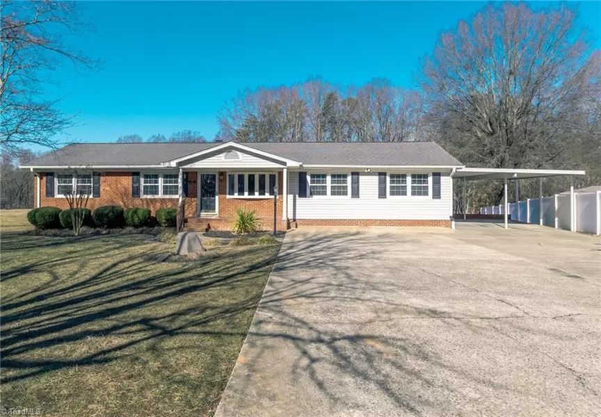 121 Kidd RD, Colfax, NC 27235