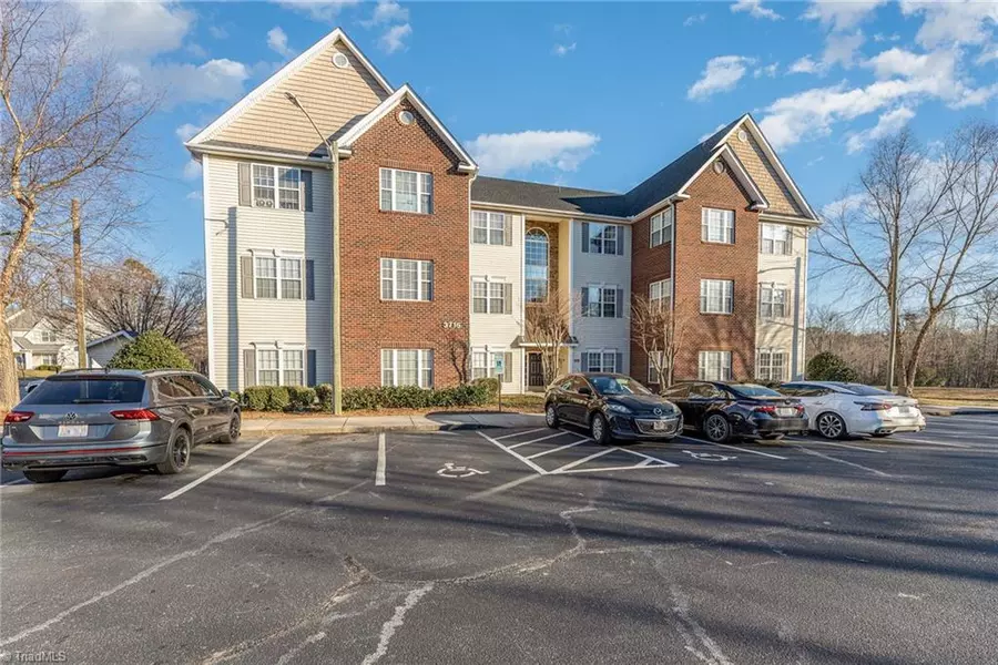 3716 Spanish Peak DR #1D, High Point, NC 27265