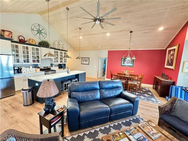 Roaring Gap, NC 28668,54 Paynes CT