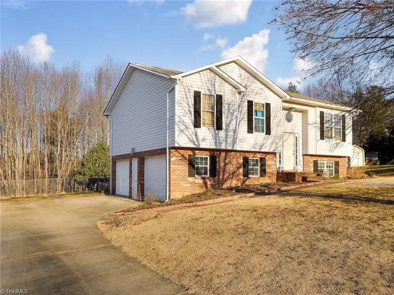 156 Hawksbridge RD, Mount Airy, NC 27030