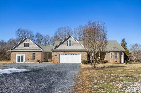 615 Wright Country RD, Ramseur, NC 27316