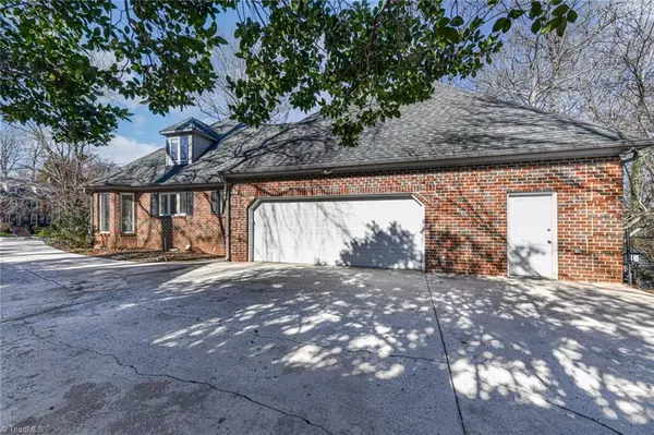 Greensboro, NC 27410,804 Seven Oaks DR