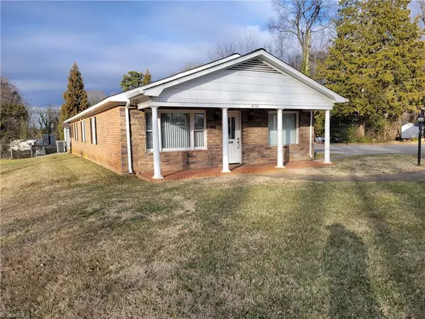 418 W 5th AVE, Lexington, NC 27292