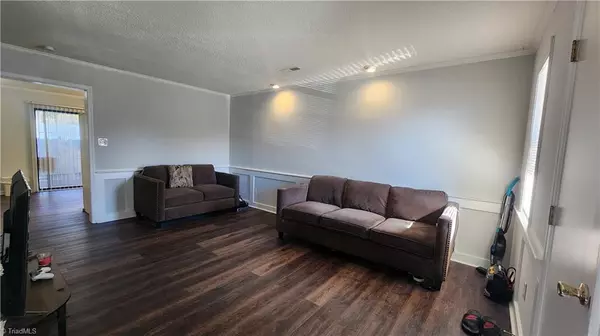 Winston-salem, NC 27106,400 Vista CIR #B