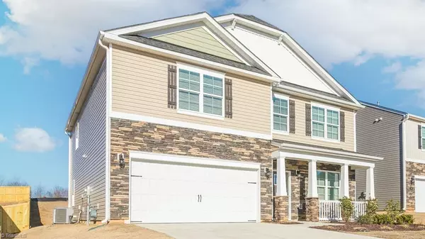 220 Falcon LN, Lexington, NC 27295