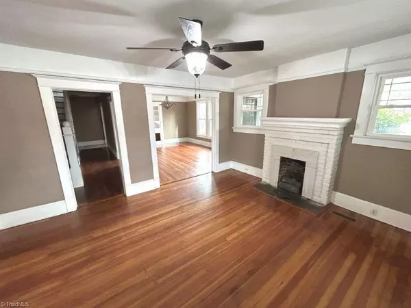 Hickory, NC 28601,913 9th AVE NE