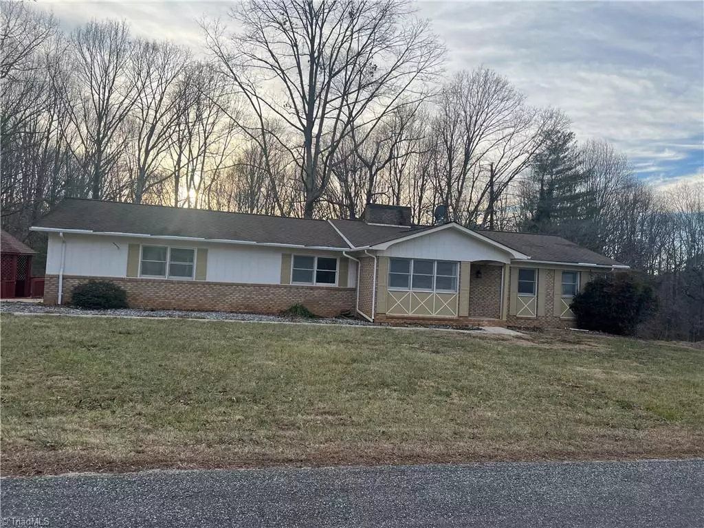 North Wilkesboro, NC 28659,596 Wildwood DR