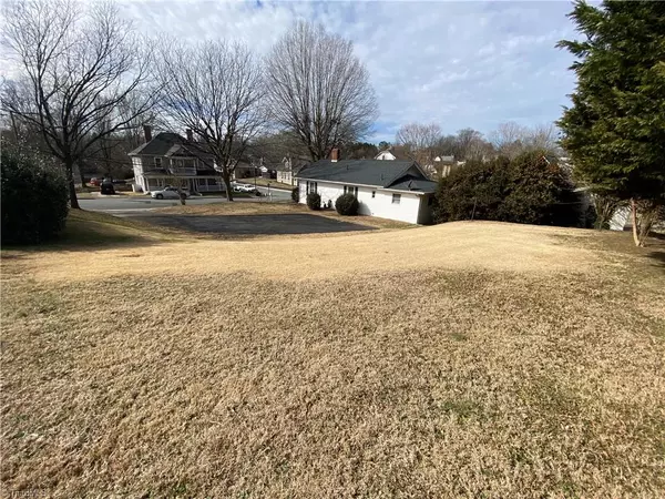 Mount Airy, NC 27030,501 Spring ST