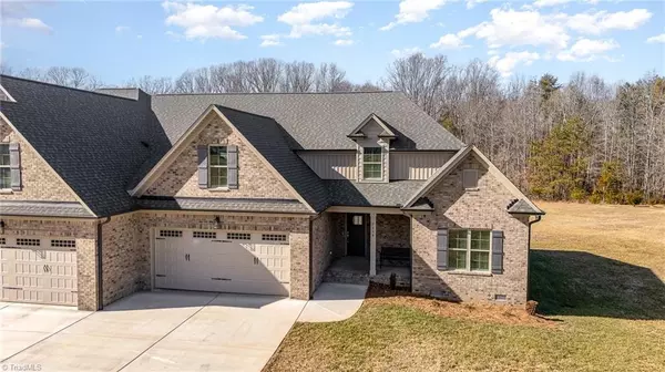 7008 Westfield Village CIR, Summerfield, NC 27358