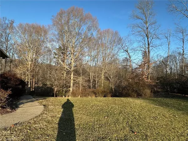 Elkin, NC 28621,154 E Manor Ridge RD