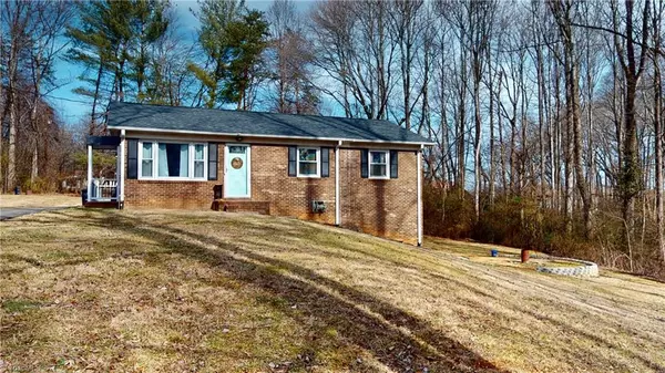 237 W Cleve ST, Mount Airy, NC 27030