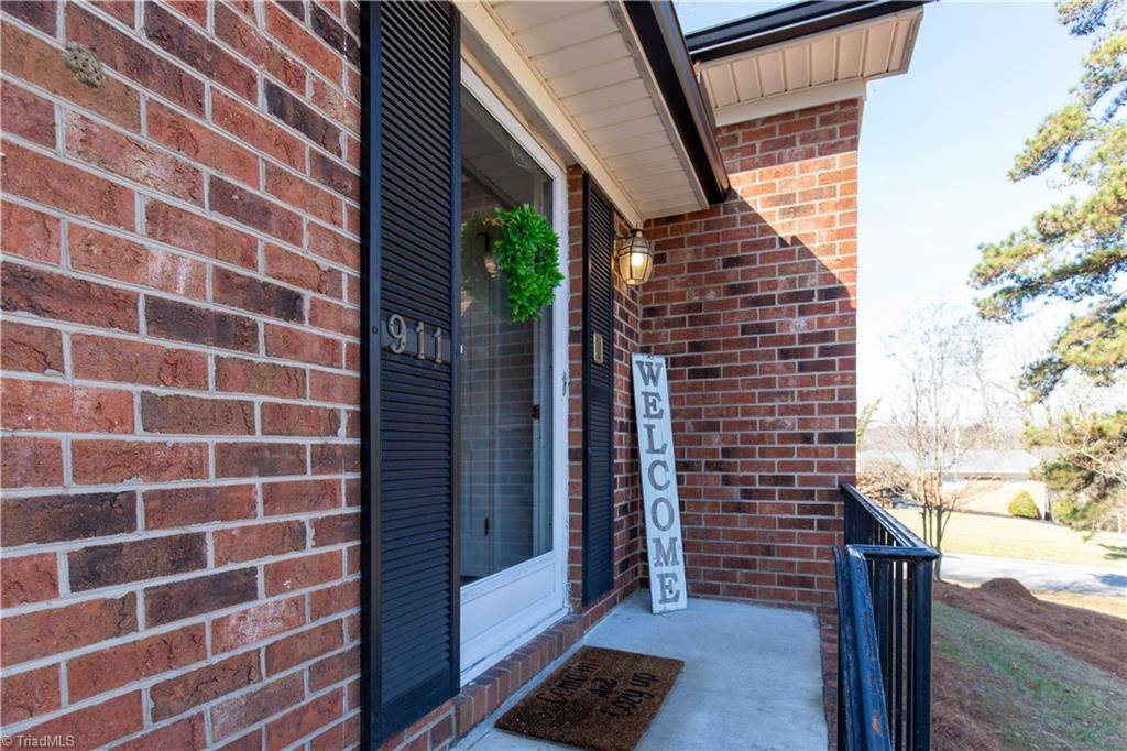 High Point, NC 27262,911 Wimbledon PL