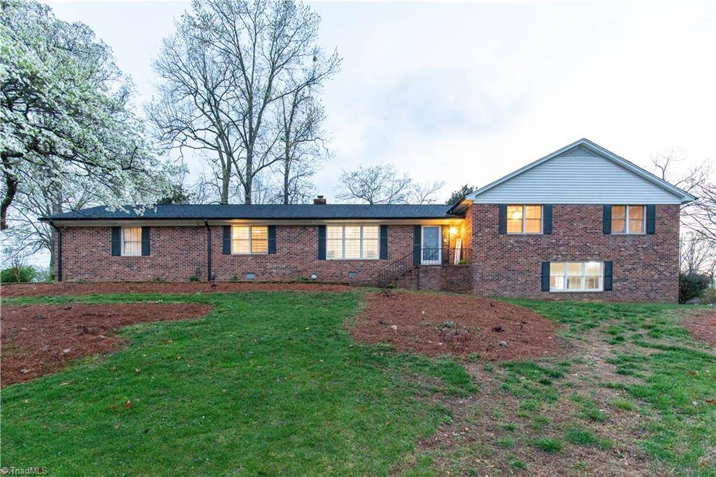 High Point, NC 27262,911 Wimbledon PL