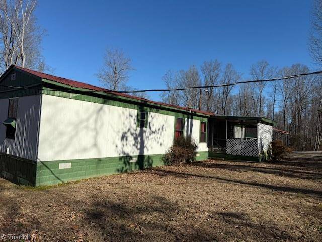 Mocksville, NC 27028,142 Oak Tree DR