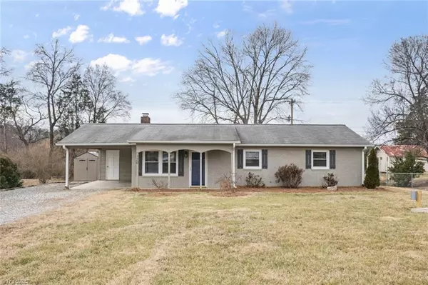 170 Kerner Knolls DR, Kernersville, NC 27284