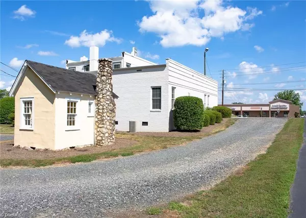 Eden, NC 27288,222 E Meadow RD