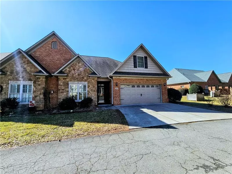 227 Oleander DR, Bermuda Run, NC 27006