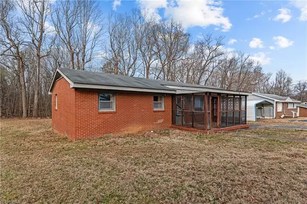 Eden, NC 27288,907 Conover DR