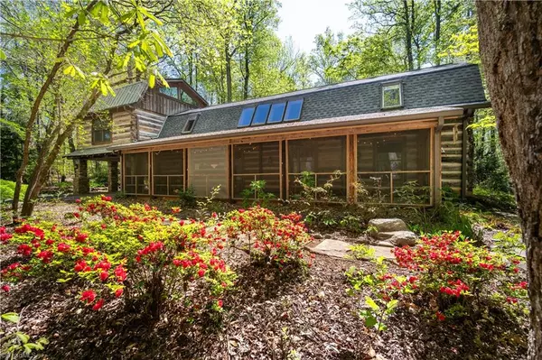 8003 Eastridge RD, Oak Ridge, NC 27310