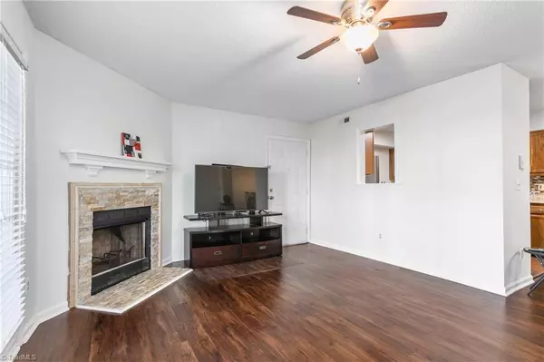 Greensboro, NC 27410,7121 W Friendly AVE #D