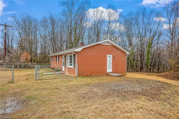 King, NC 27021,1151 Mountain View RD