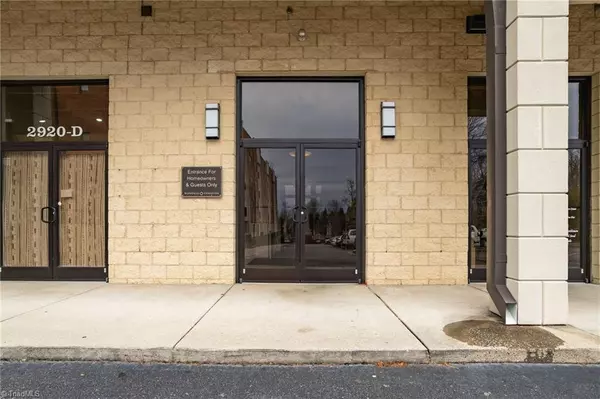 Greensboro, NC 27408,2920 Martinsville RD #302