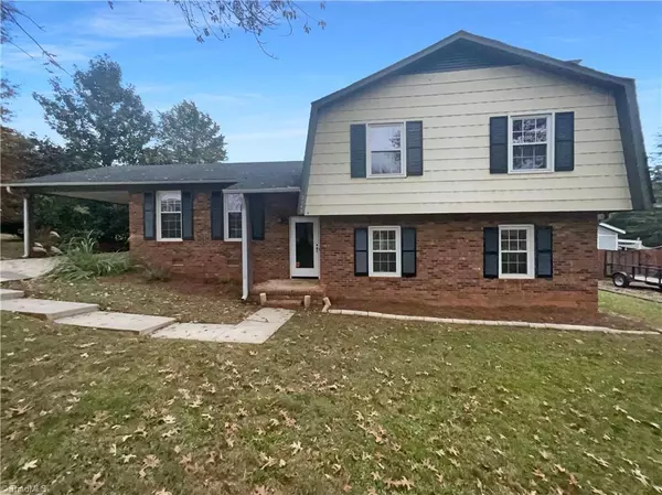 2145 Storm Canyon RD, Winston-salem, NC 27106