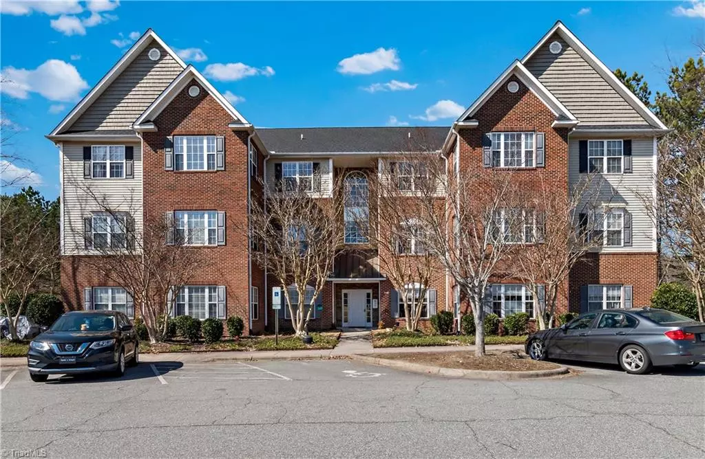 Clemmons, NC 27012,6901 Hanesbrook CIR