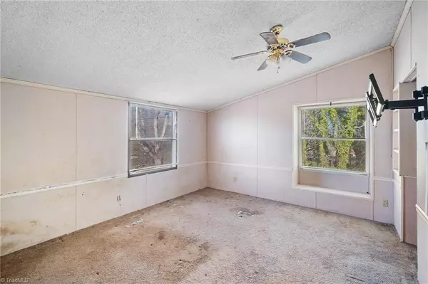 Mocksville, NC 27028,4032 US Highway 158