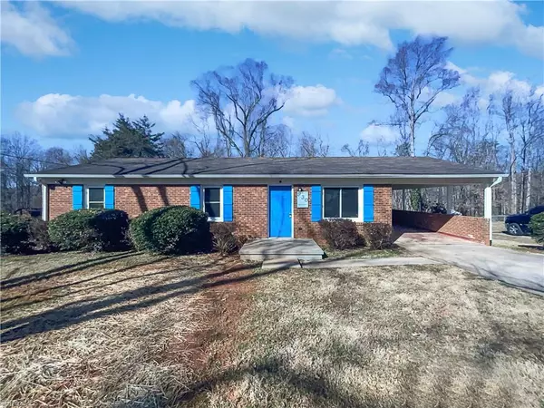 930 Sportsmans DR, Winston-salem, NC 27101