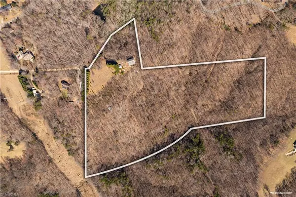 Pilot Mountain, NC 27041,222 Hummingbird LN