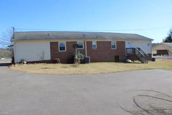 Ararat, VA 24053,425 Ararat highway RD