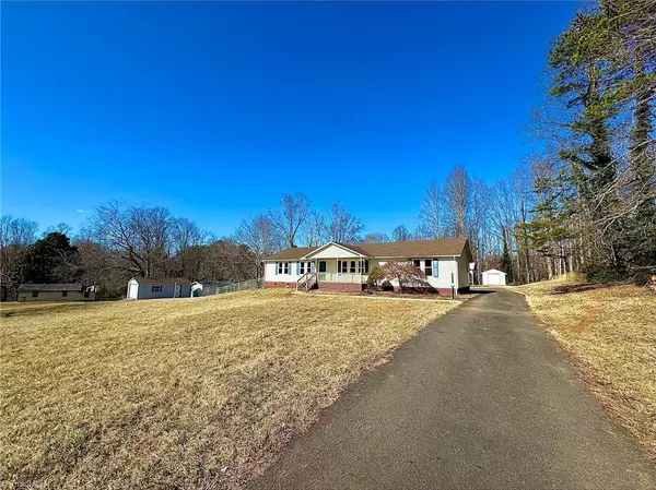 Pilot Mountain, NC 27041,819 Gordon CT