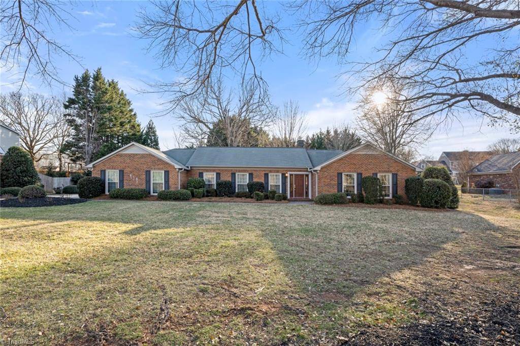 416 Drayton Park DR, Kernersville, NC 27284